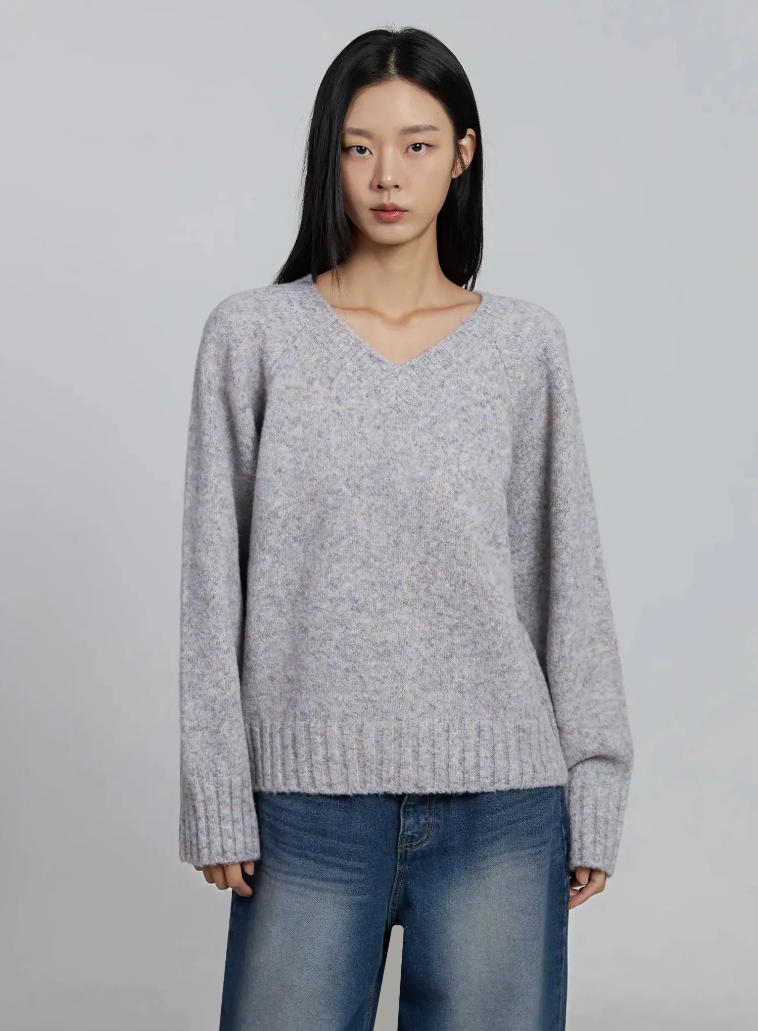 casual-loose-fit-v-neck-sweater-im520 / Light purple