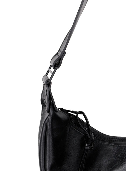 crescent-crossbody-io528