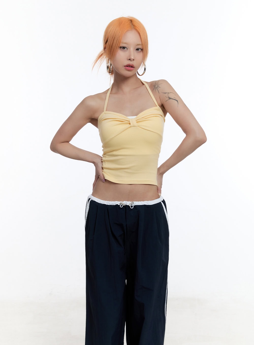 ribbon-halter-crop-top-cu502