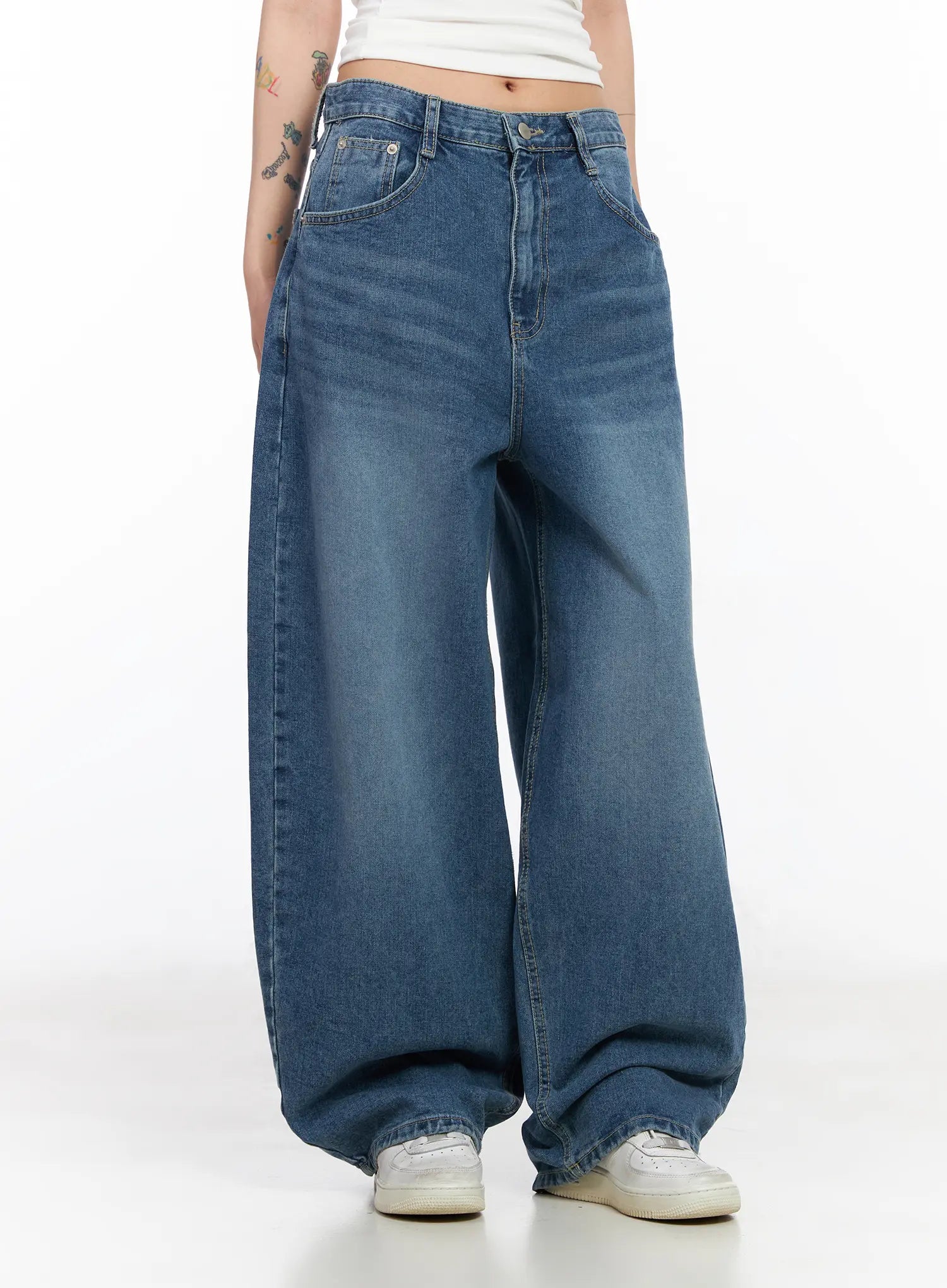 Jieu Vintage-Washed Wide Leg Jeans CM516