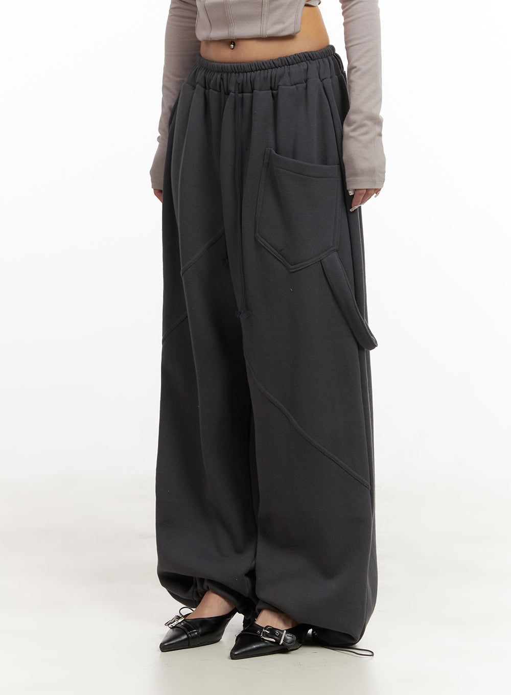 Wide-Fit Cargo Sweatpants CJ507