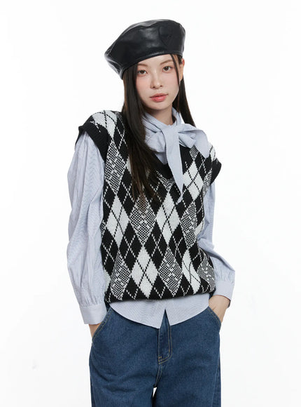 argyle-pattern-v-neck-vest-co506