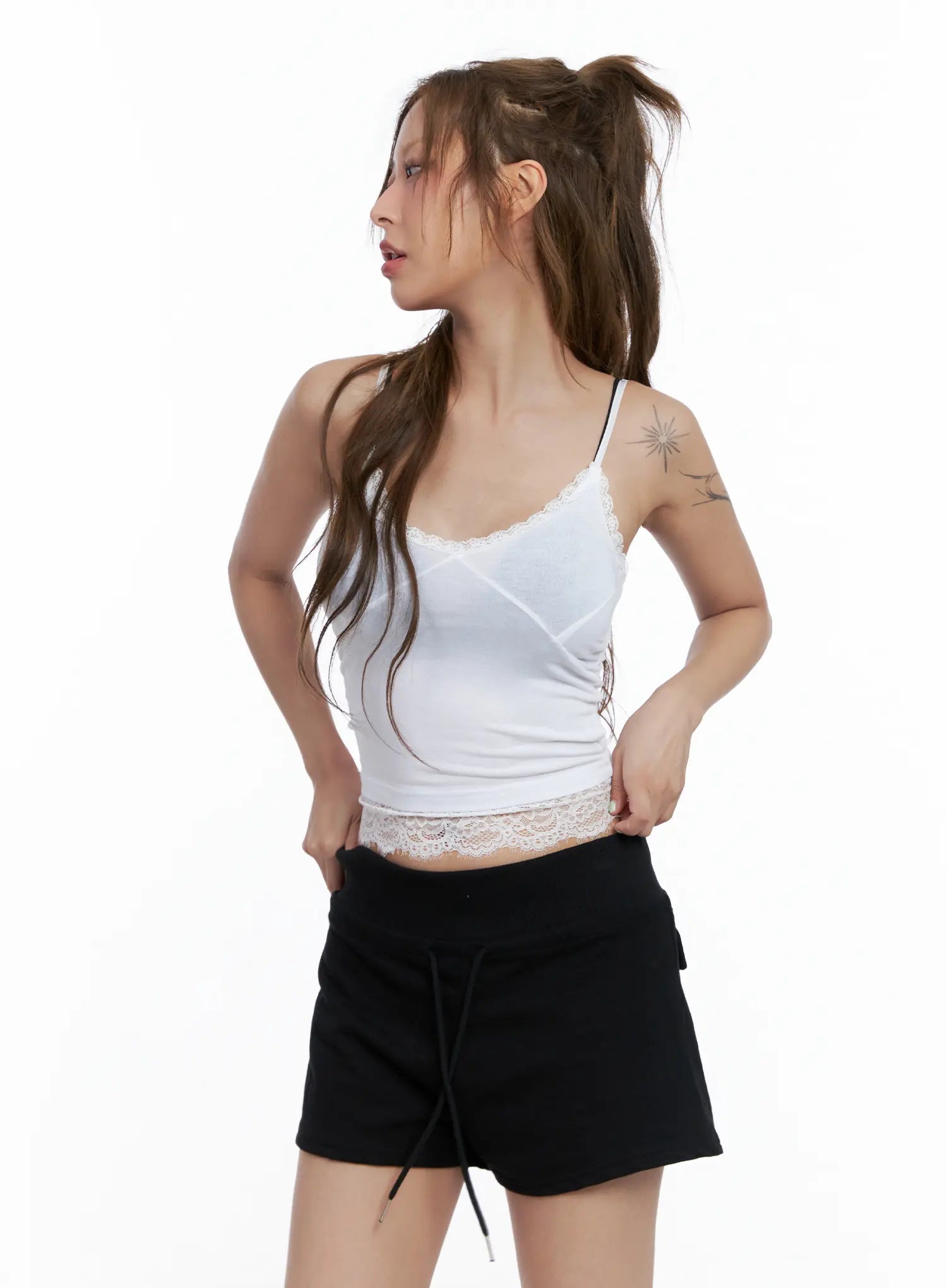 v-neck-lace-cami-top-cl510