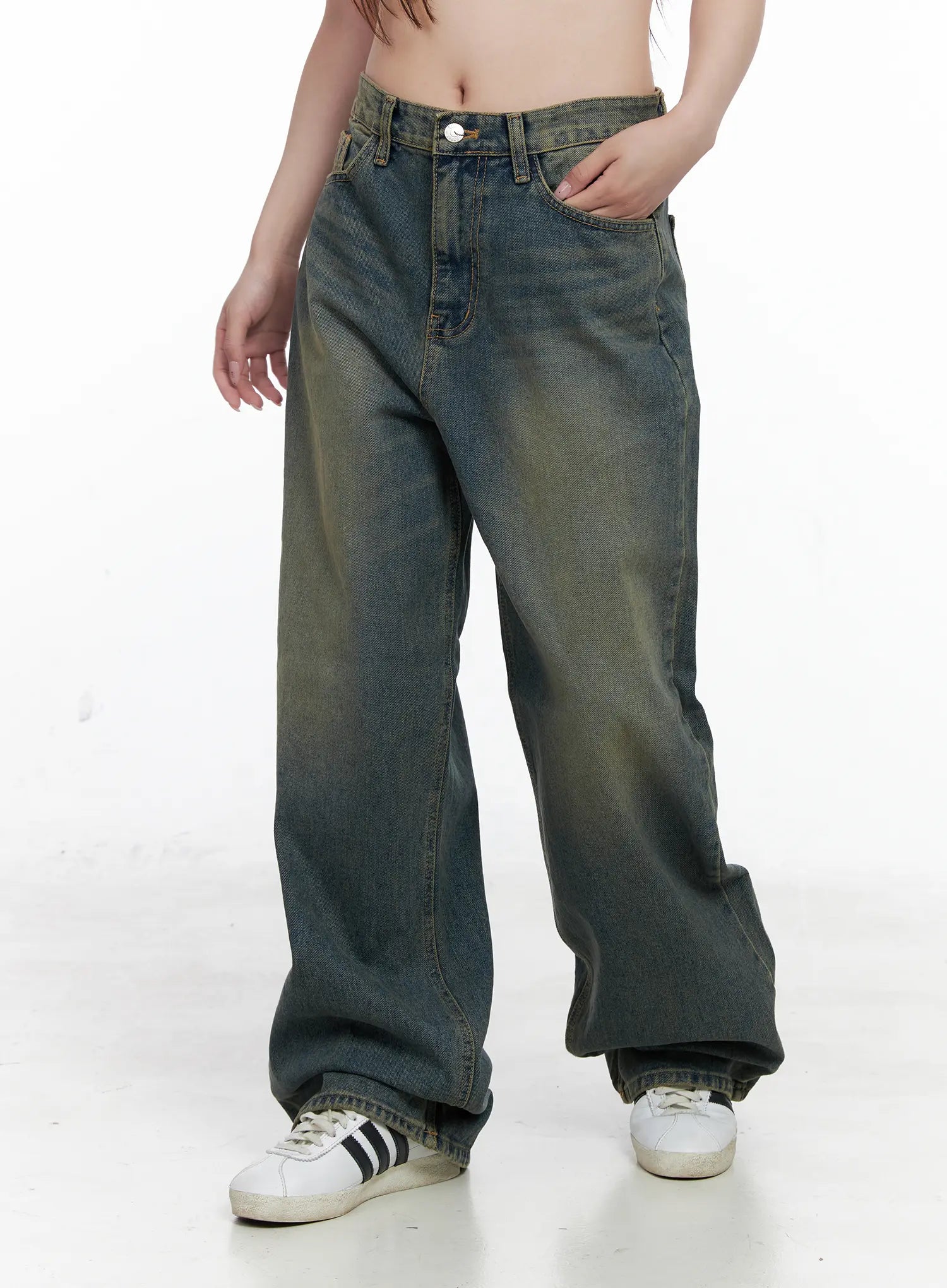 Shelby Vintage Washed Wide-Leg Jeans CO520