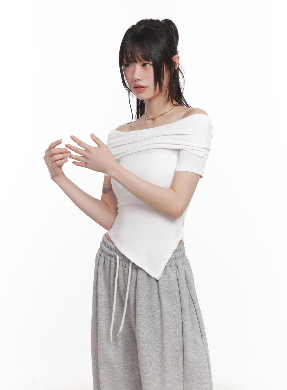 off-shoulder-asymmetric-crop-top-cy521