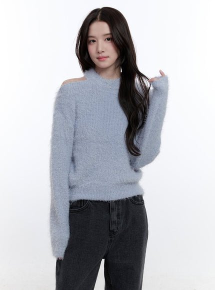 chic-cut-out-sweater-on418