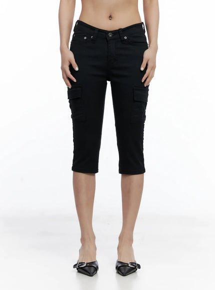 Slim-Fit Cargo Capri Pants CL511