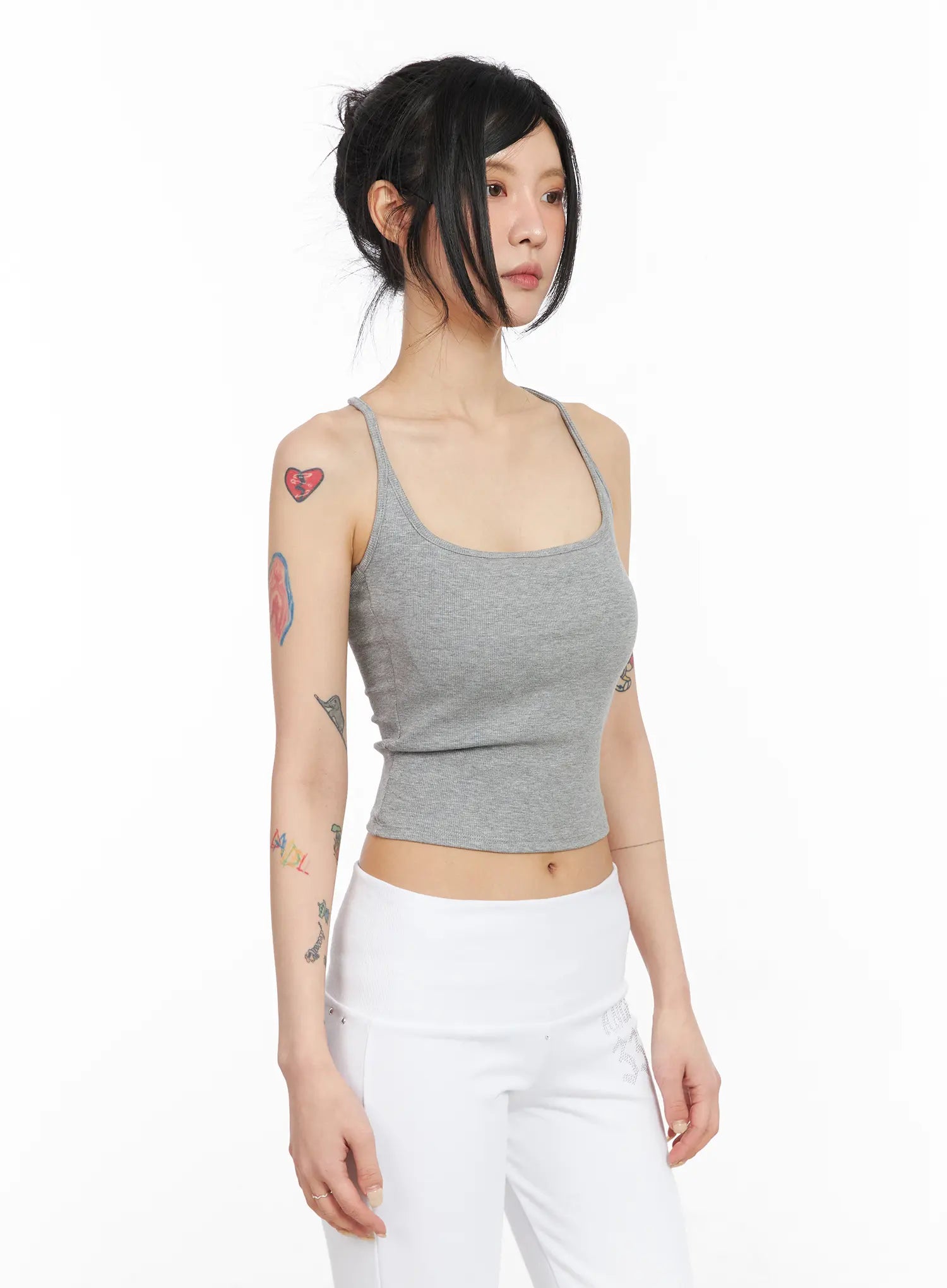 simple-halter-neck-top-cm517