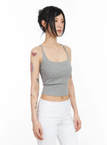 simple-halter-neck-top-cm517
