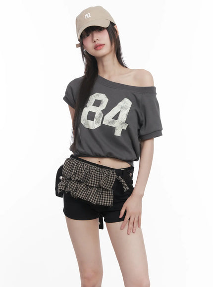 asymmetric-graphic-relaxed-fit-crop-top-cu518