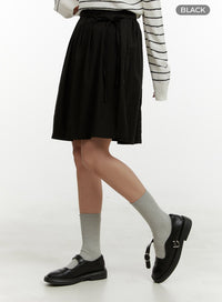 ribbon-strap-pleated-midi-skirt-oy413
