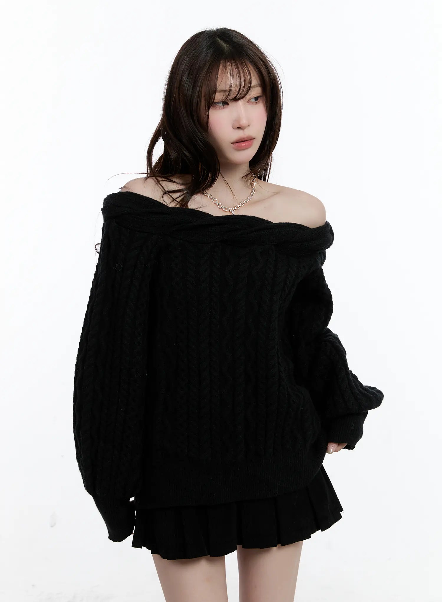 cable-knit-off-shoulder-sweater-cn525 / Black