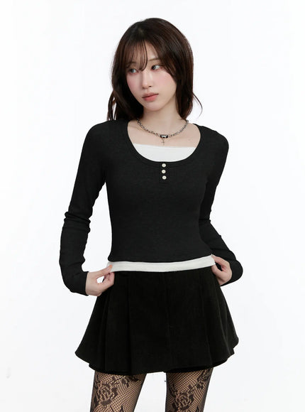 fleece-lined-layered-henley-top-cn525 / Black