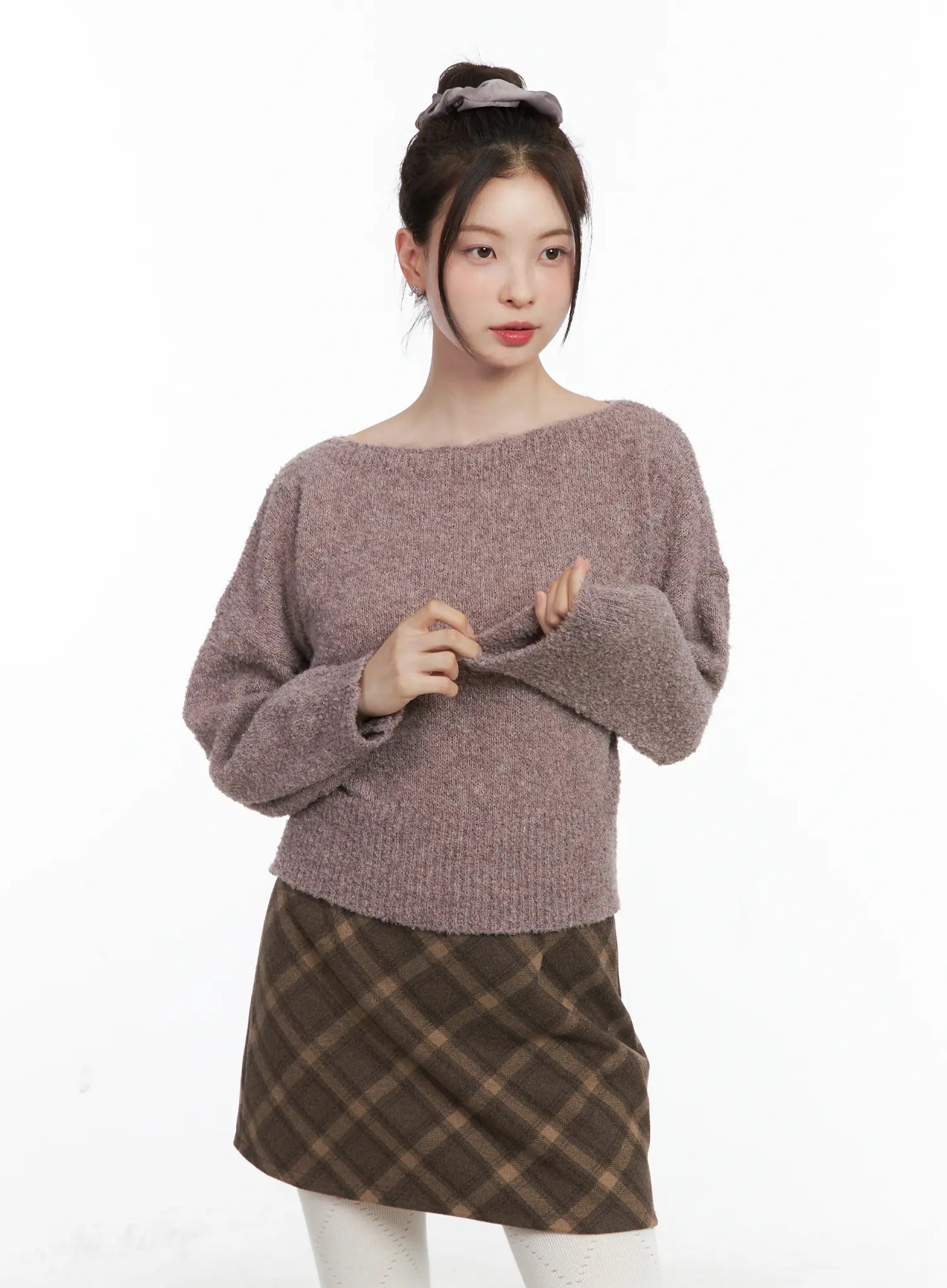 soft-boat-neck-knit-sweater-cn518 / Brown