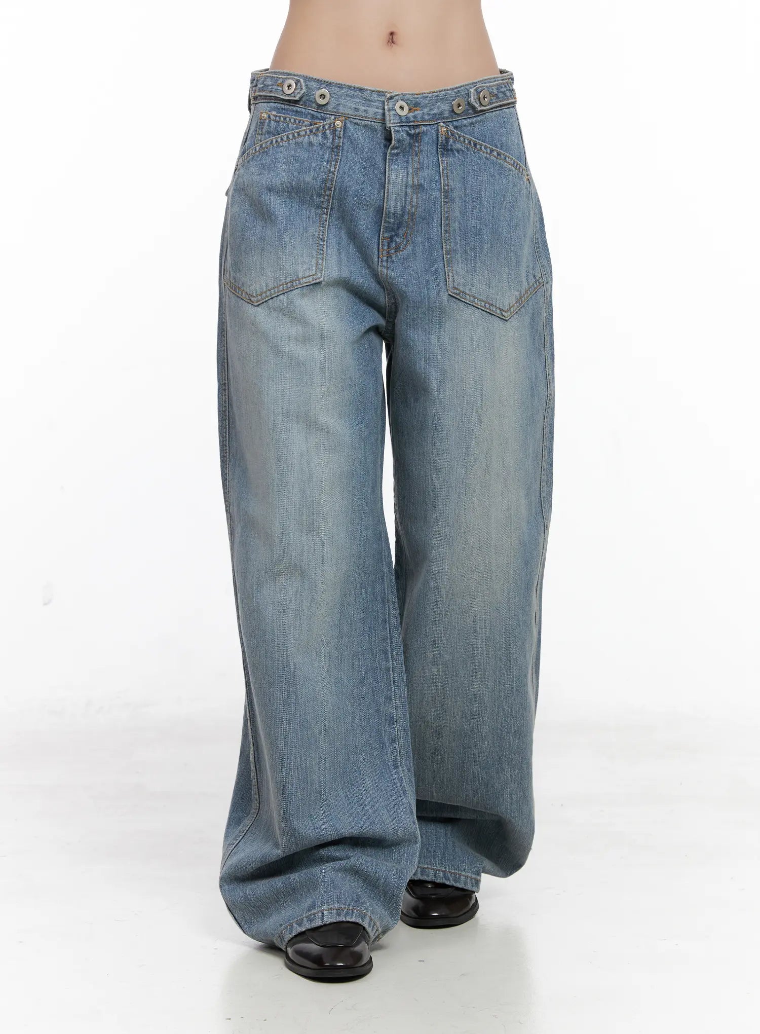 macie-button-detail-wide-leg-jeans-cn514