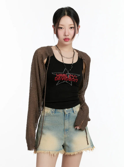 studded-graphic-crop-top-cm511