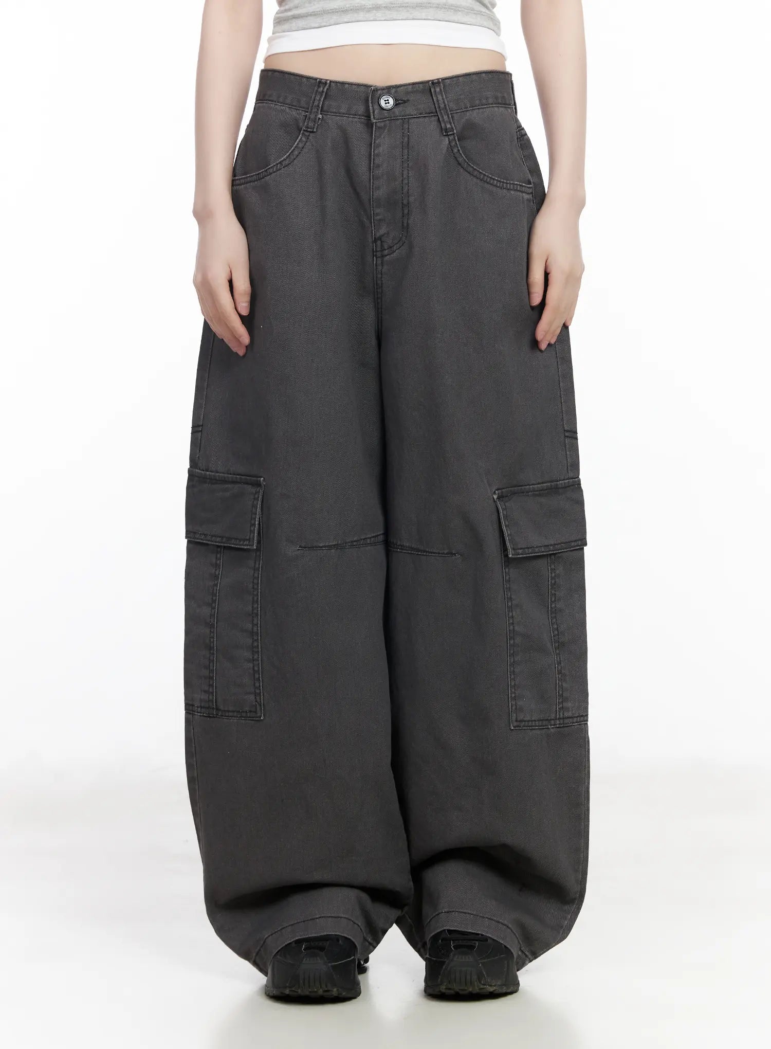 relaxed-fit-stitched-cargo-pants-cm526