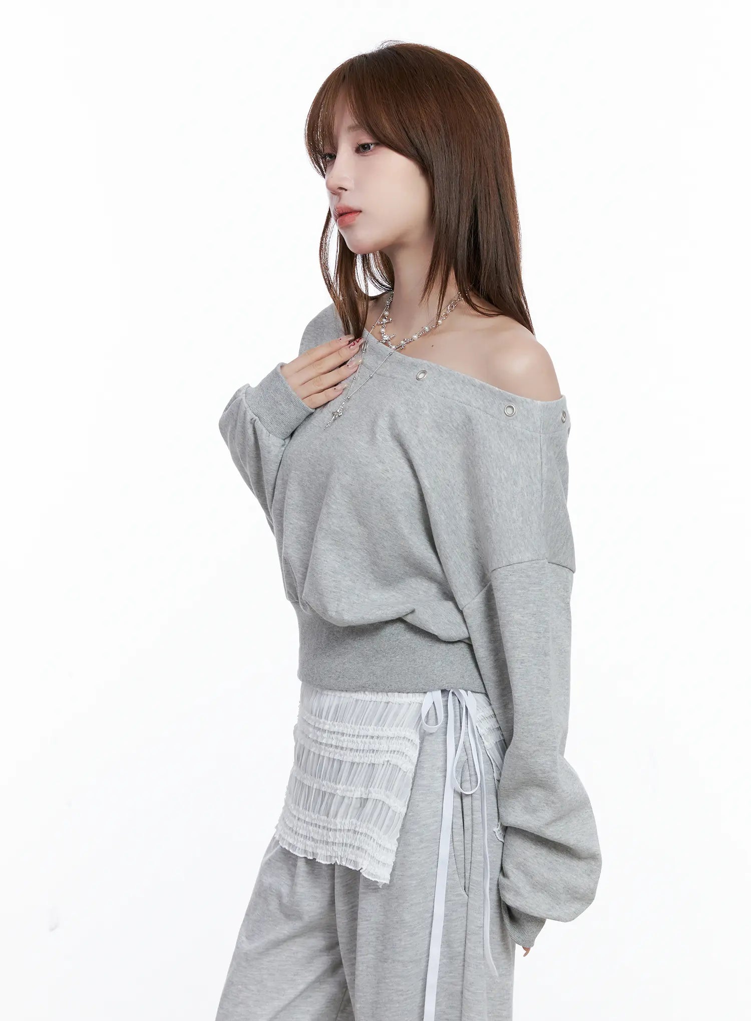 off-shoulder-eyelet-sweatshirt-cg529 / Gray