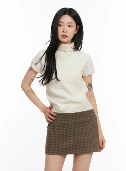 Short Sleeve Turtleneck Knit Top CD509