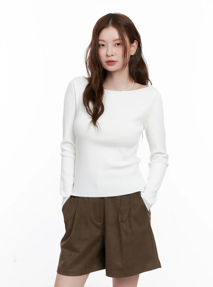 loose-fit-boat-neck-knit-cg520 / White
