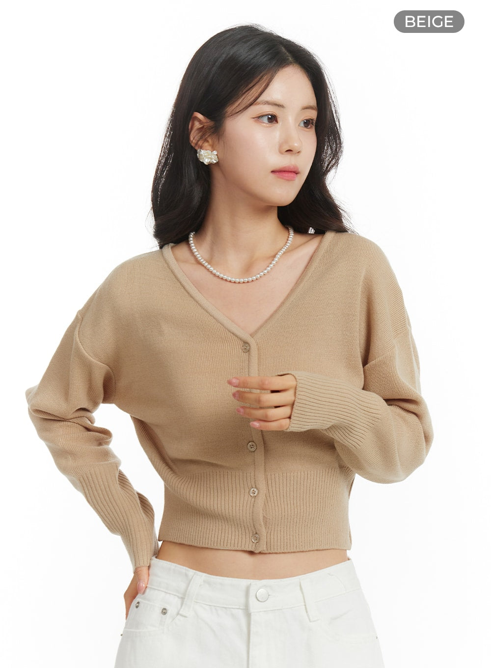 buttoned-v-neck-crop-cardigan-om405 / Beige