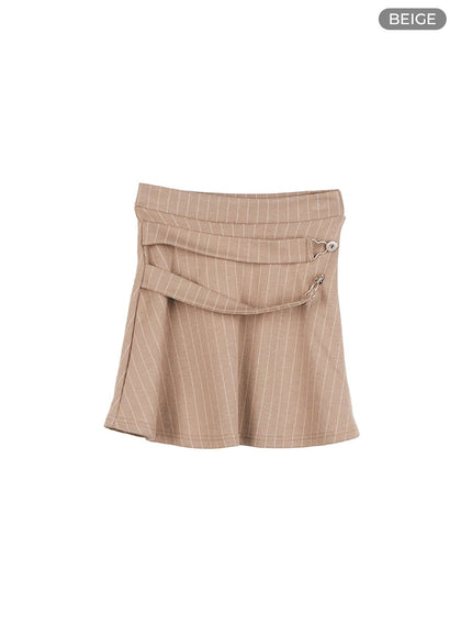 striped-buckle-mini-skirt-co426 / Beige