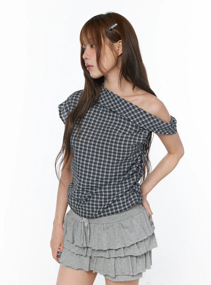 asymmetric-ruched-plaid-blouse-cy519 / Black