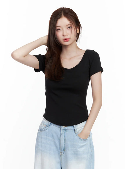 everyday-basic-round-neck-top / Black