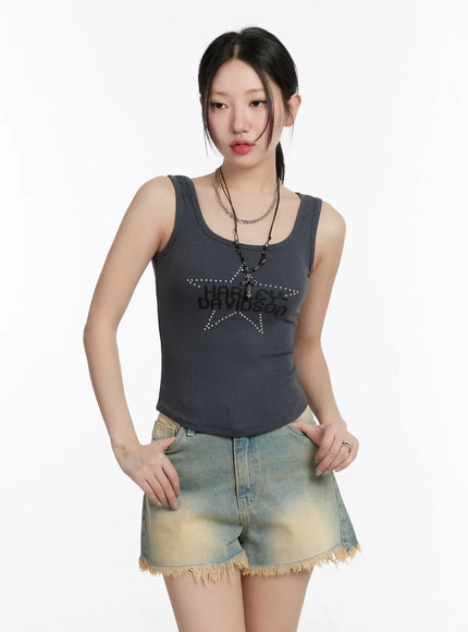 studded-graphic-crop-top-cm511 / Dark gray