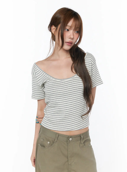 striped-u-neck-crop-tee-cy529 / Gray