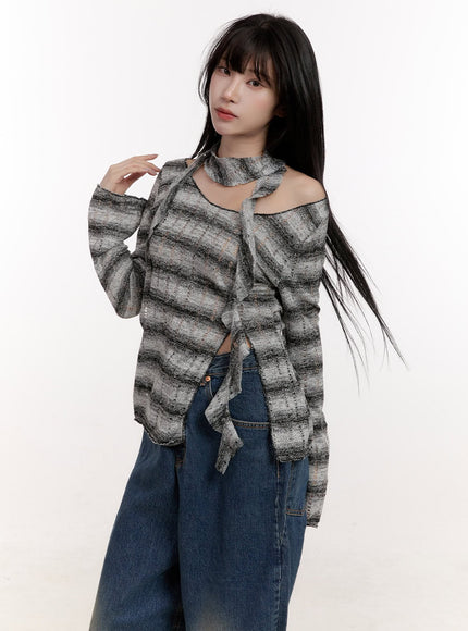 distressed-striped-sweater-with-scarf-cj531 / Gray