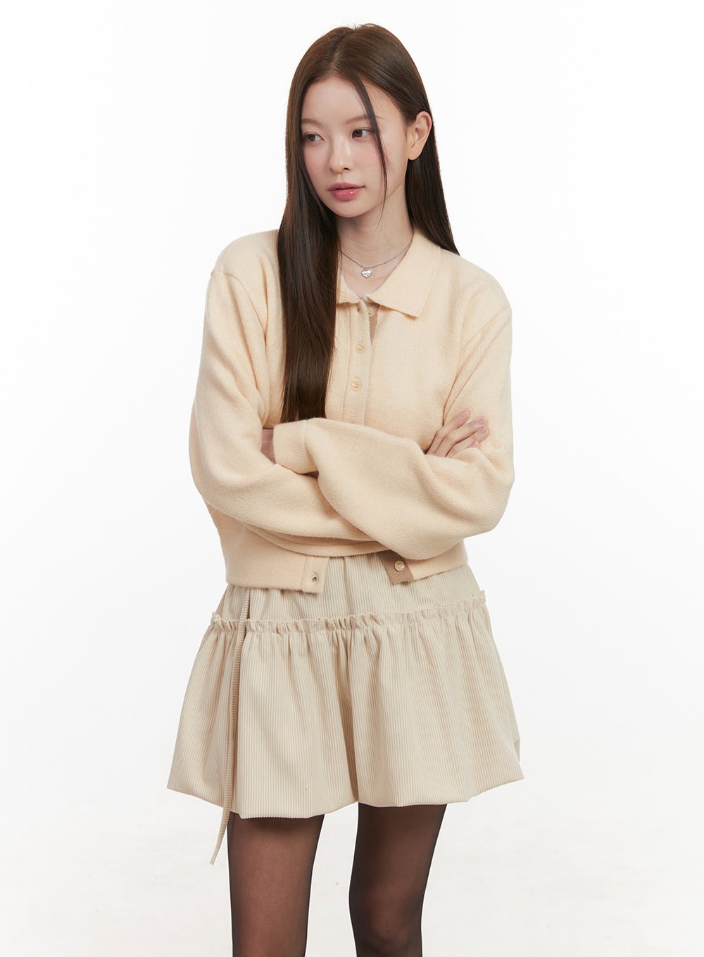 solid-knit-buttoned-sweater-od418 / Light beige