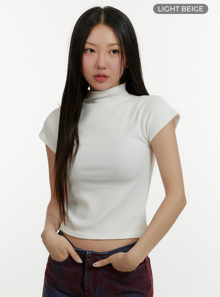 mock-neck-short-sleeve-crop-tee-cy408 / Light beige