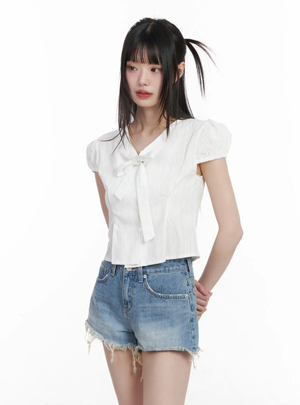 chic-puff-sleeve-ribbon-tie-blouse-cm525 / White