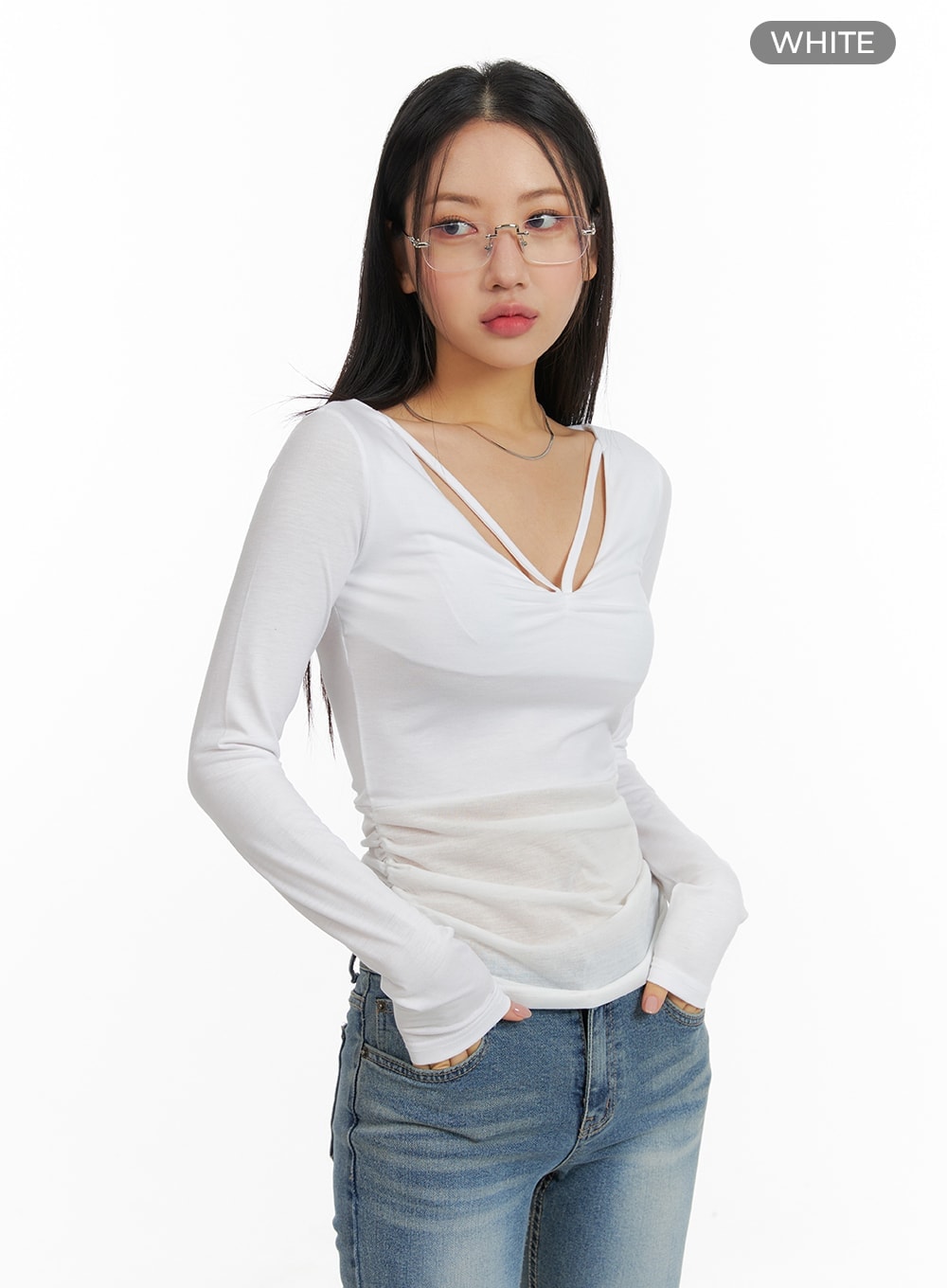 slim-fit-shirred-v-neck-long-sleeve-cm411 / White