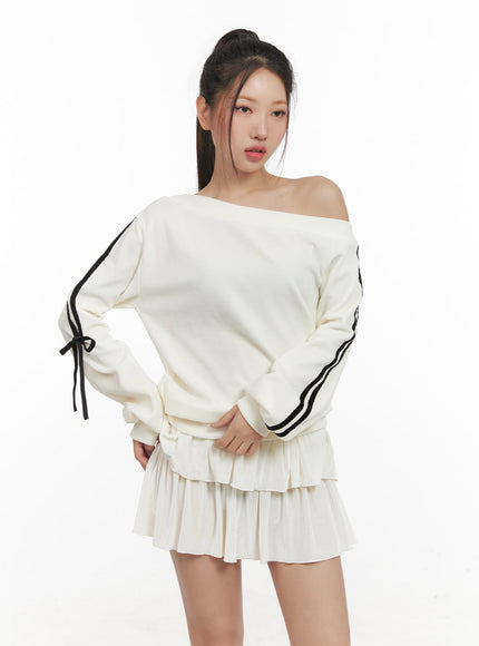 velvet-ribbon-one-shoulder-sweatshirt-cd411 / White