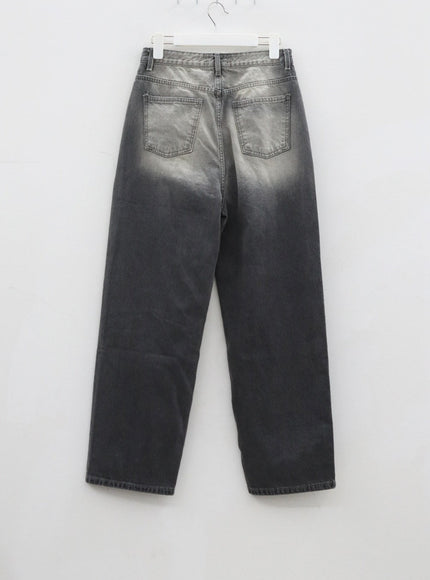 Light Wash Baggy Jeans CJ330