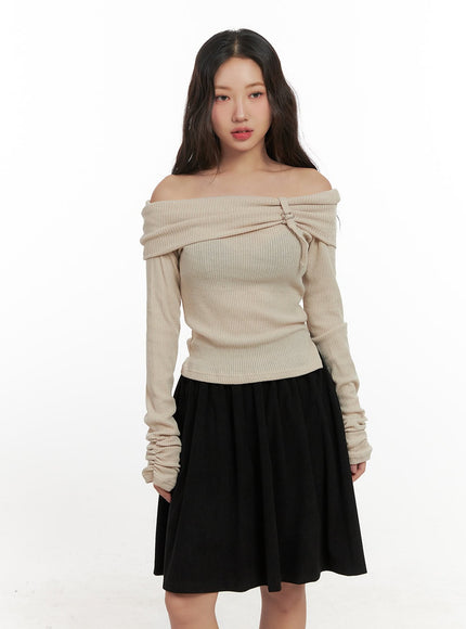 off-shoulder-shirred-top-cn426 / Beige