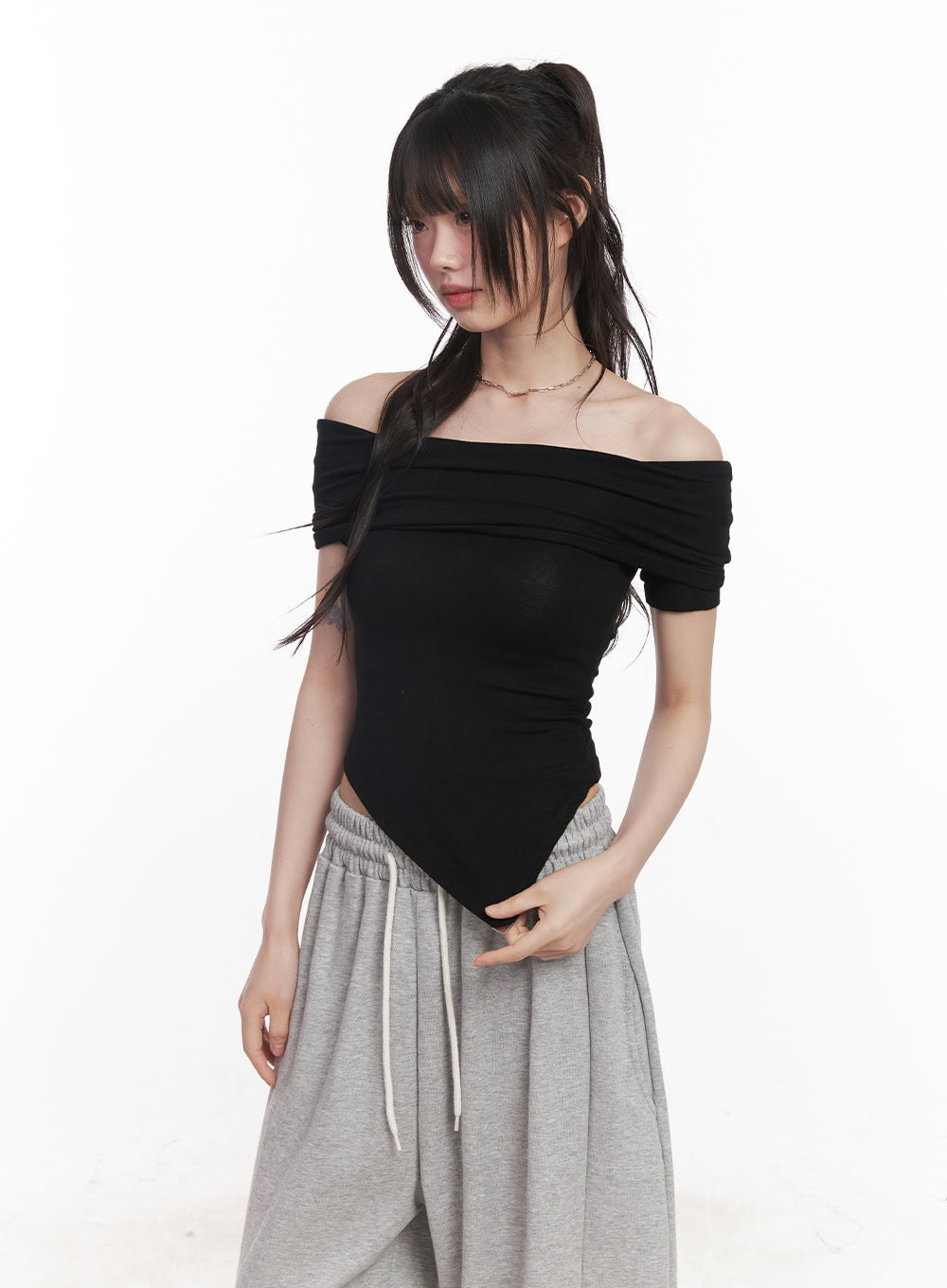 off-shoulder-asymmetric-crop-top-cy521 / Black