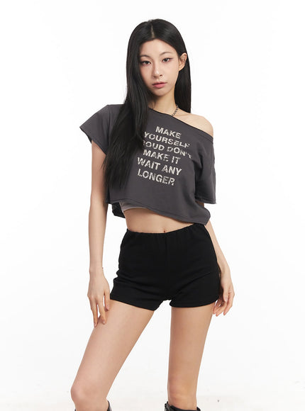 Off-Shoulder Graphic Crop Top CA514
