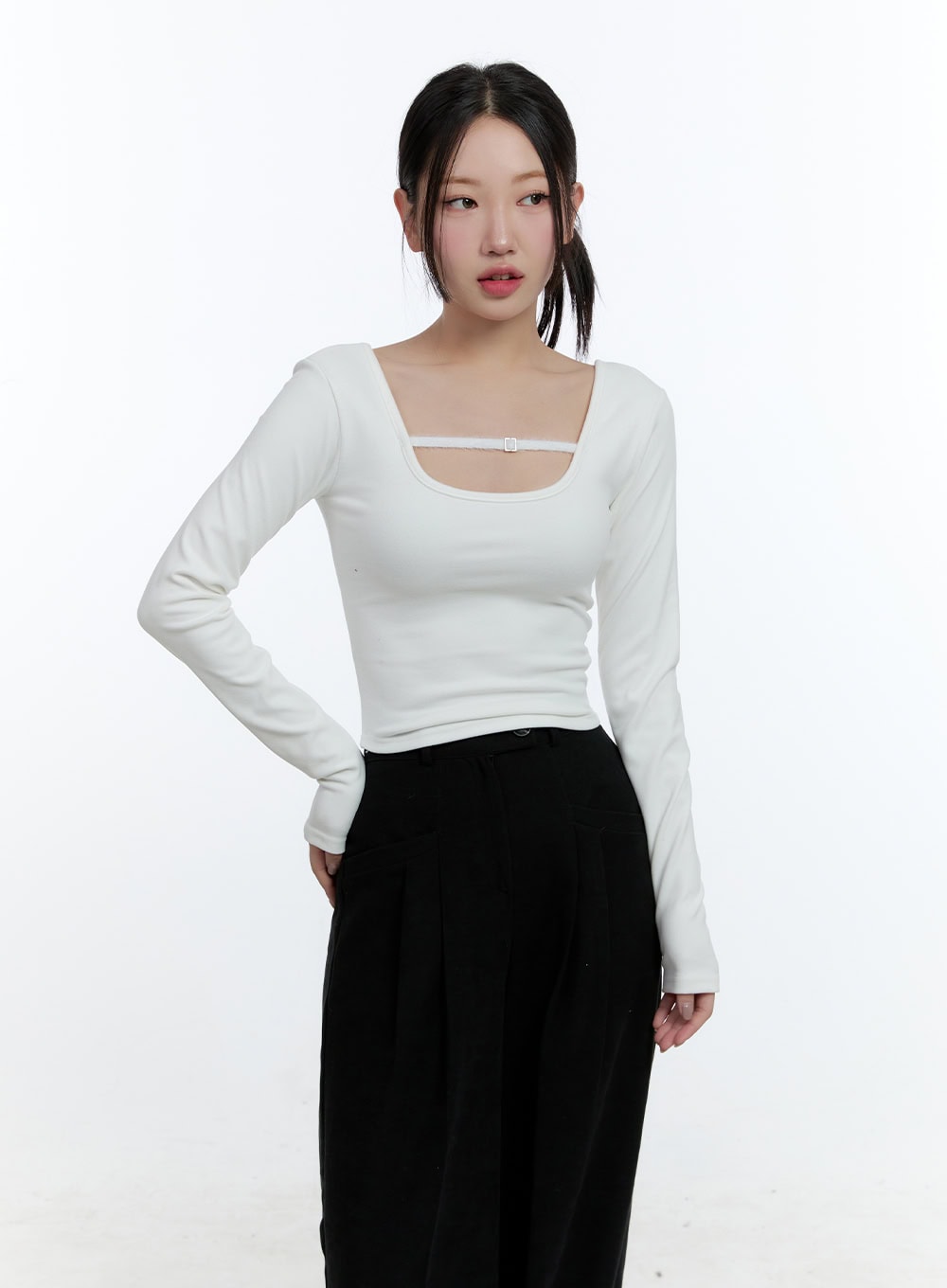 u-neck-solid-crop-tee-cd420 / Light beige