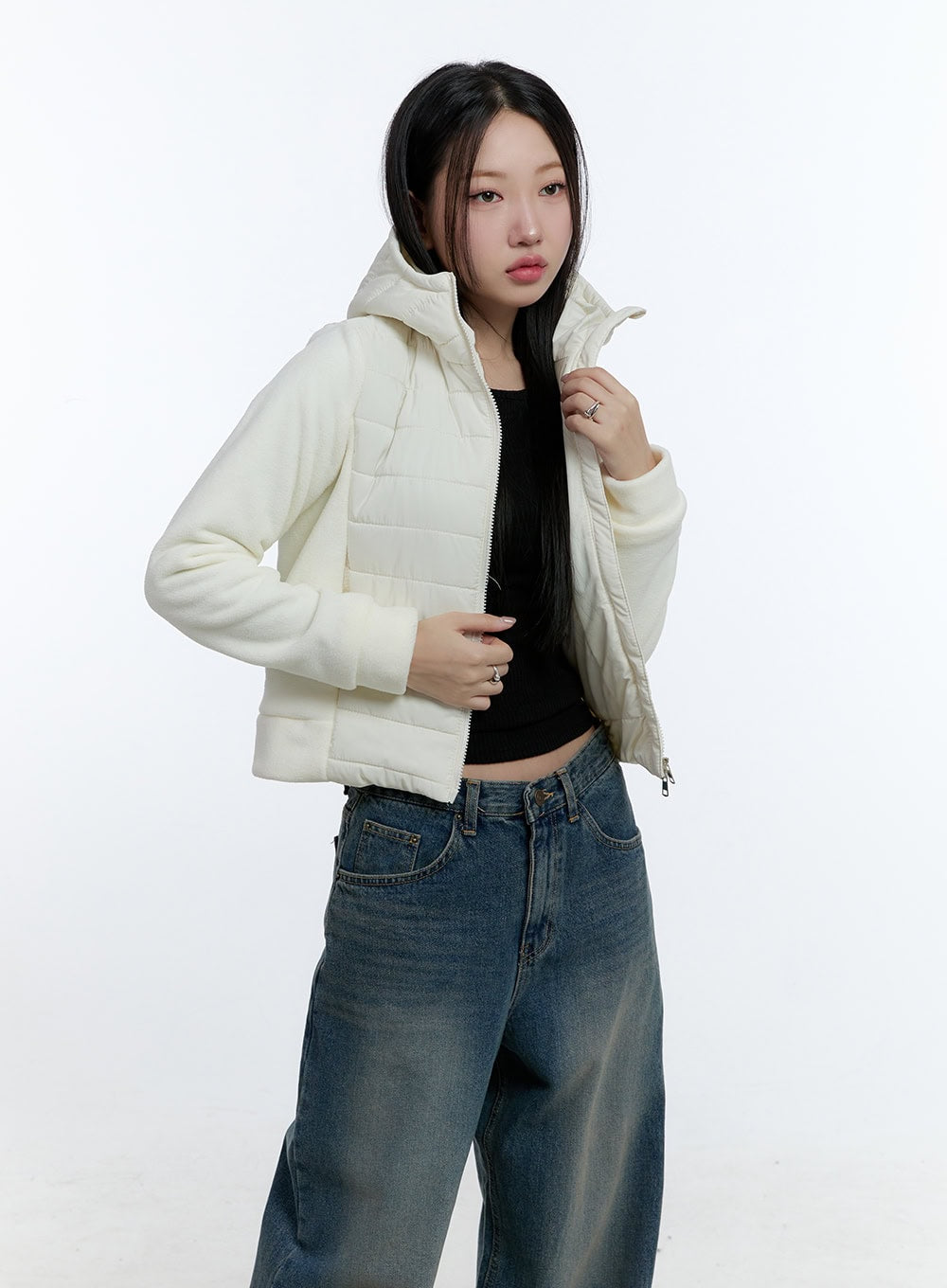 slim-fit-hooded-puffer-vest-cd424 / Light beige