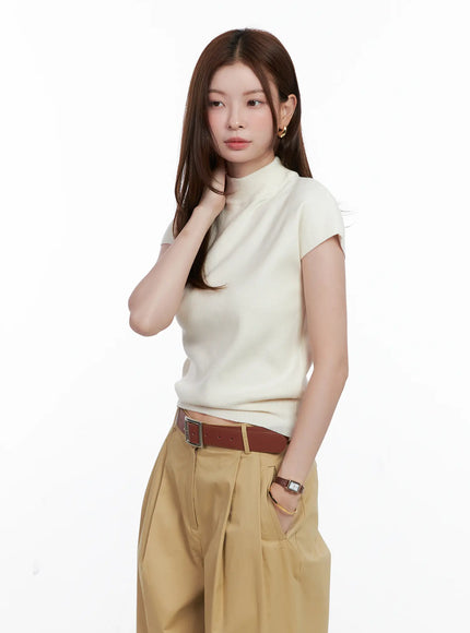 mock-neck-short-sleeve-knit-top-cg520 / Light beige