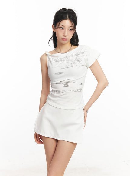 twisted-graphic-crop-tee-ca514 / White