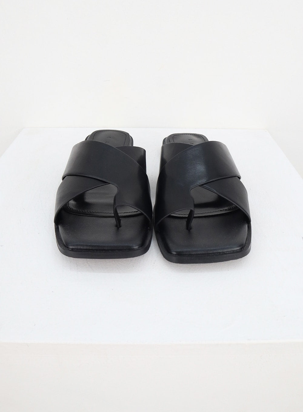 cross-strap-slippers-oy330