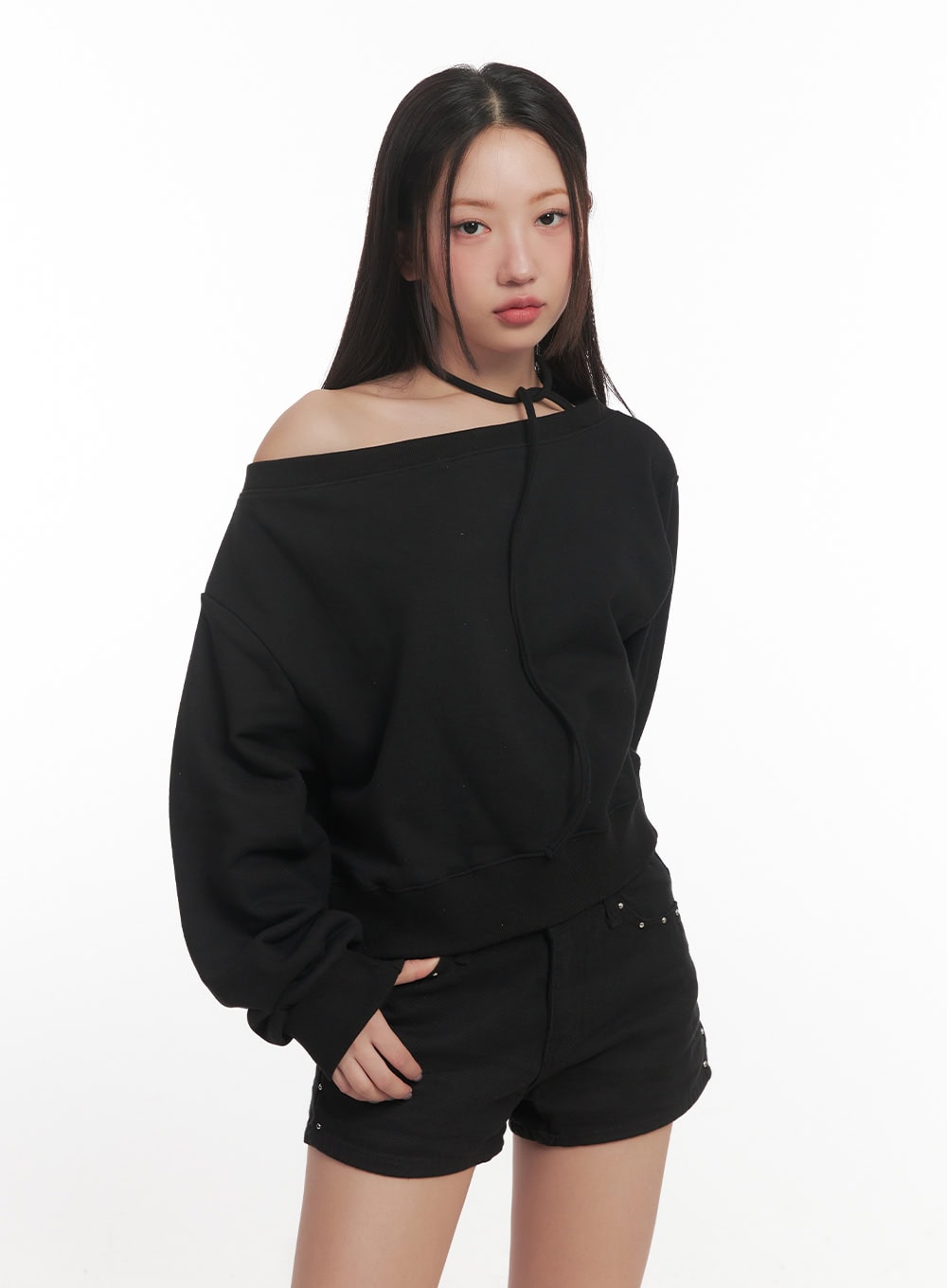 string-one-shoulder-crop-sweatshirt-cf526 / Black