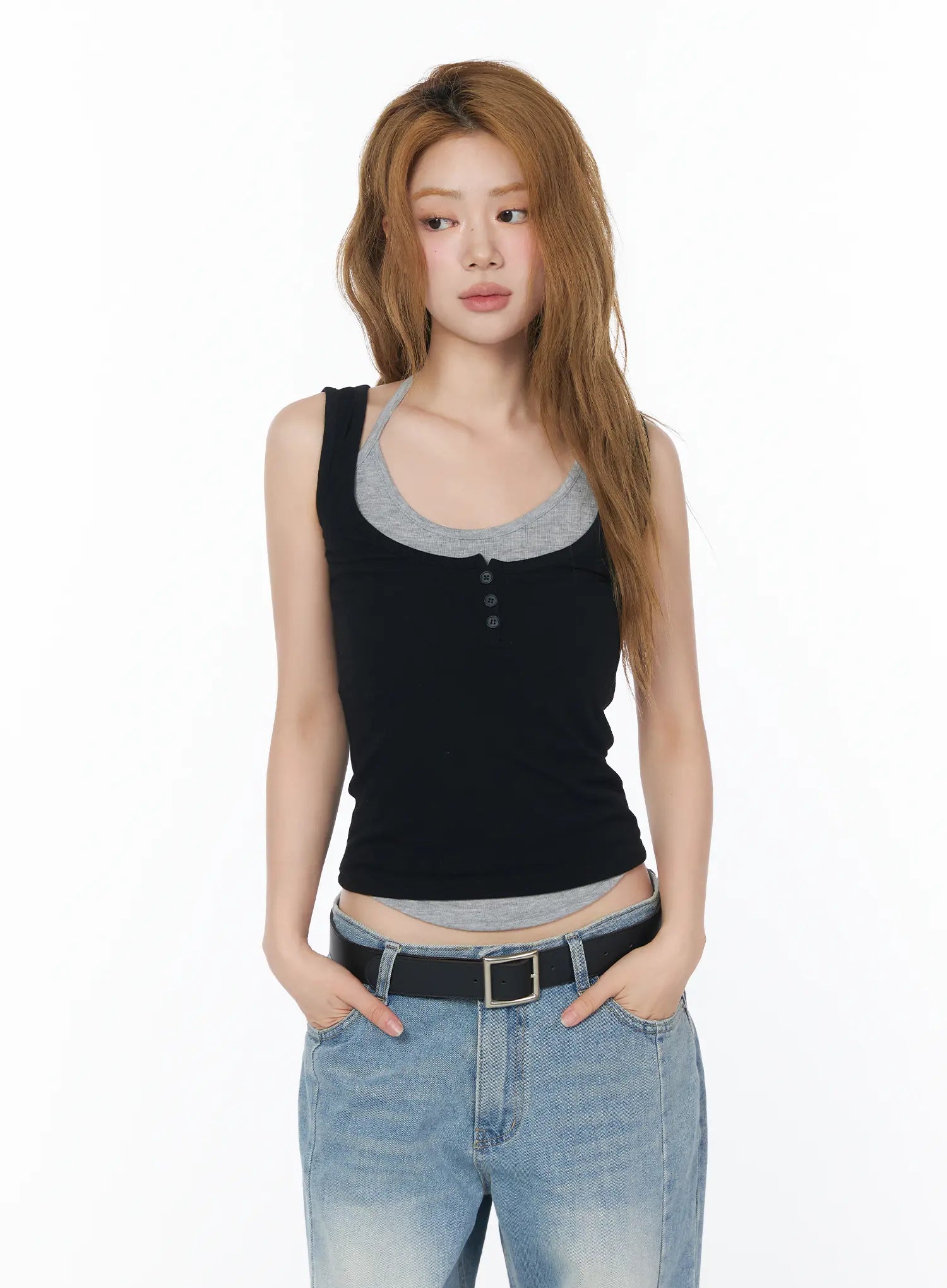 button-detail-layered-sleeveless-top-cy508 / Black