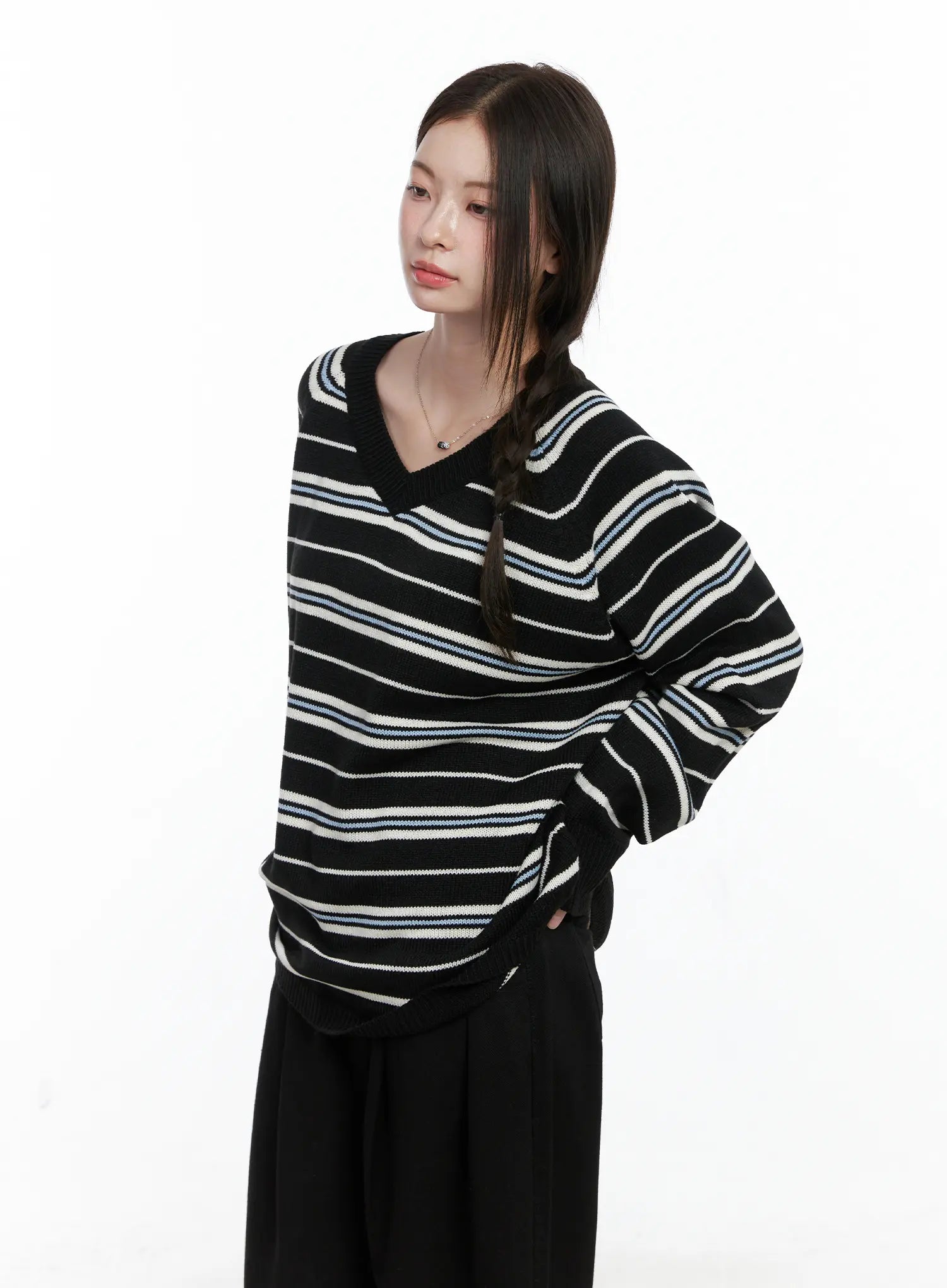 oversized-v-neck-striped-knit-sweater-co503 / Black