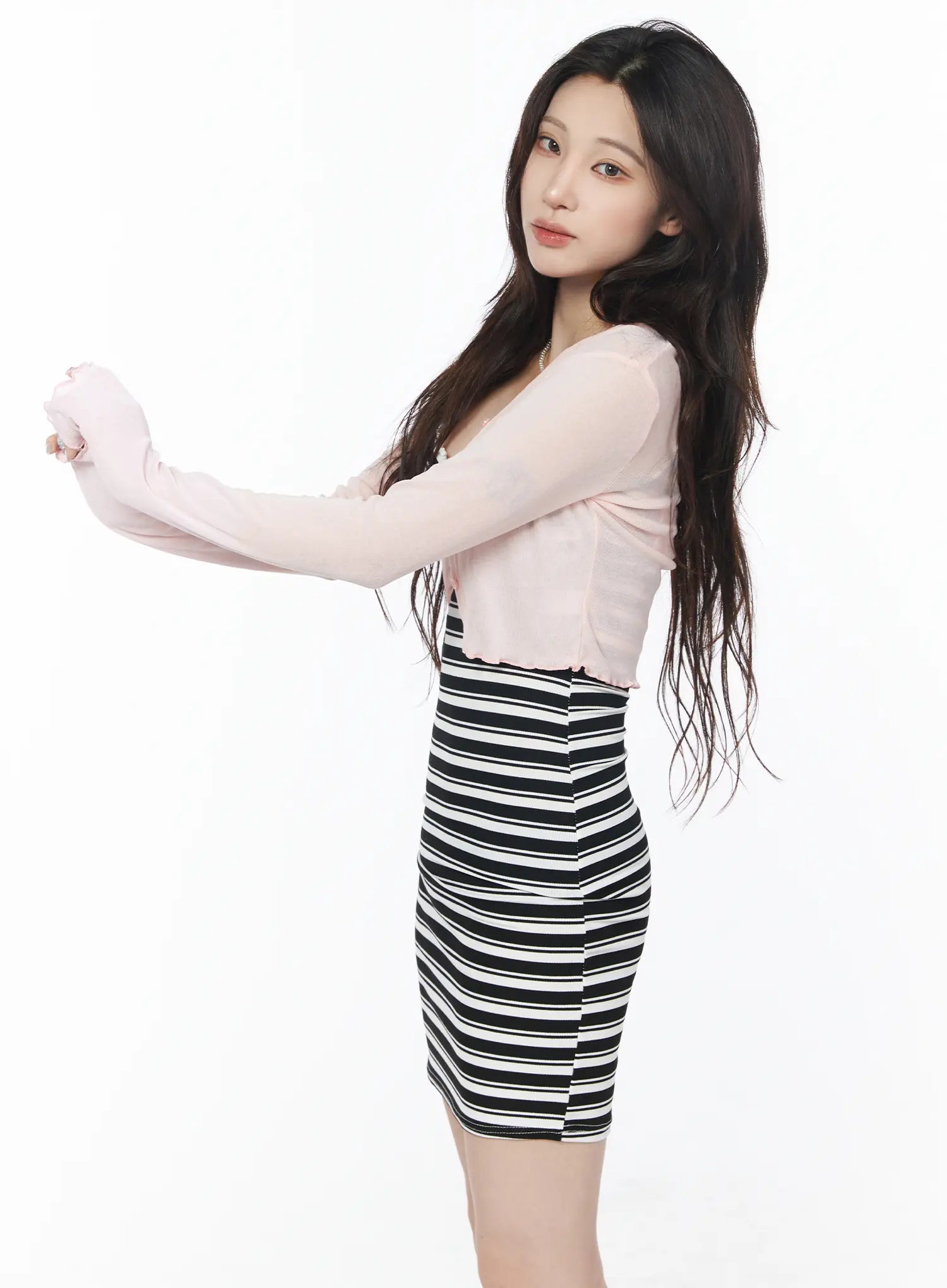 sheer-scallop-trim-cropped-cardigan-cu503 / Light pink