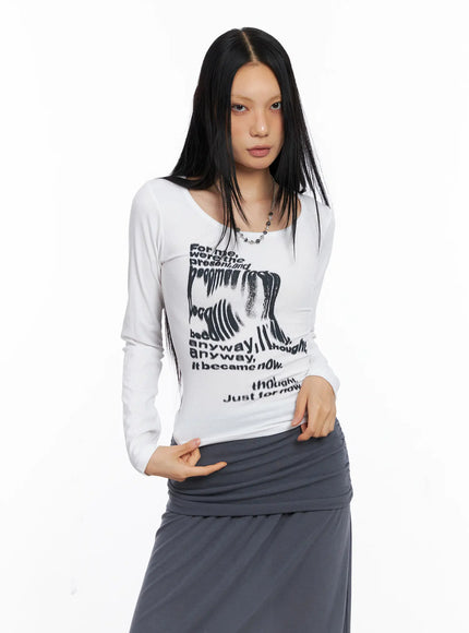 graphic-lettering-u-neck-long-sleeve-cs509 / White
